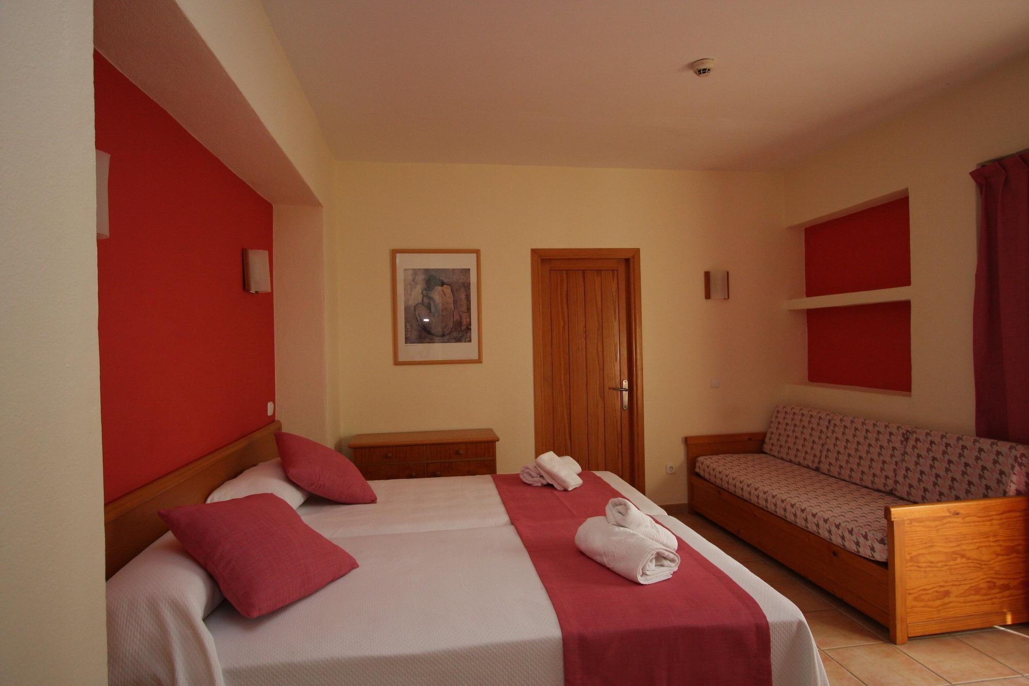 Apartamentos Casa Maria Сан-Антонио-Абад Экстерьер фото